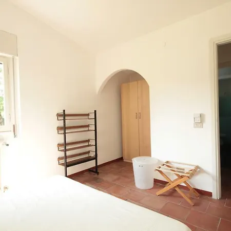 Roseti Vila *